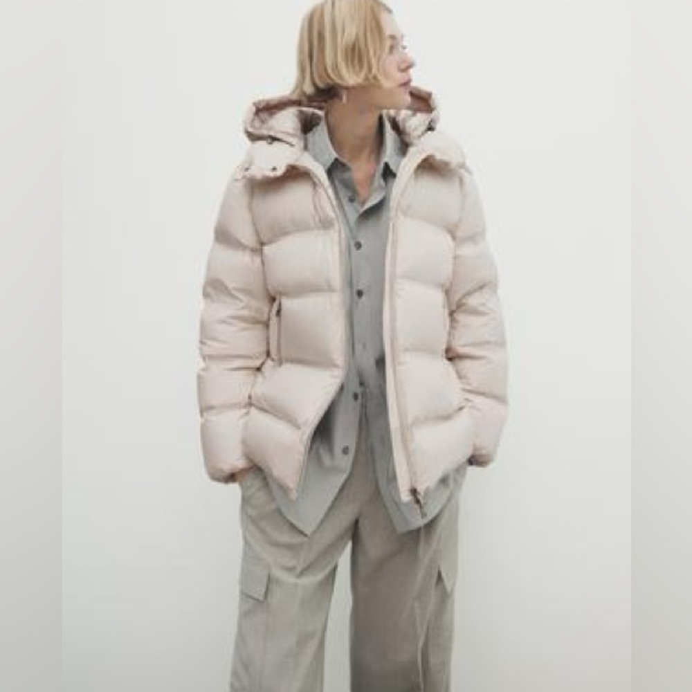 NWT. Massimo Dutti Cream Quilted Puffer Jacket. Size M.